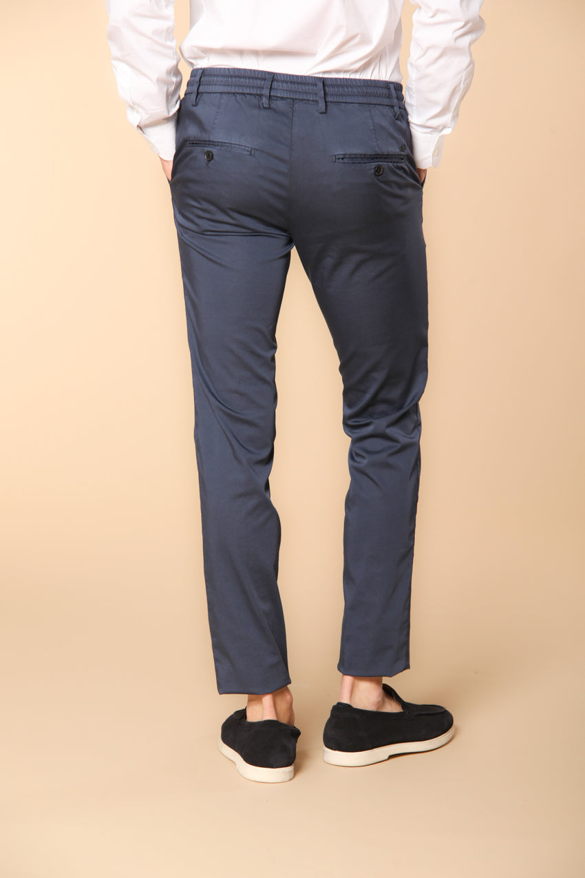 Milano Jogger Travel pantalon chino jogger homme en satin technique travel stretch Extra Slim Fit
