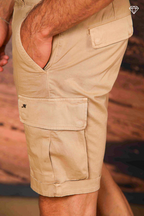 Chile Herren-Cargo-Bermuda aus Stretch-Satin Slim Fit ①