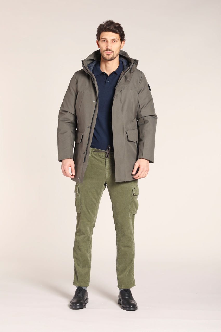 immagine 2 di pantalone cargo jogger uomo modello Chile in velluto, colore verde militare, fit extra slim di Mason's