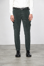 Chile men’s cargo pants in wide-wale velvet with regular fit