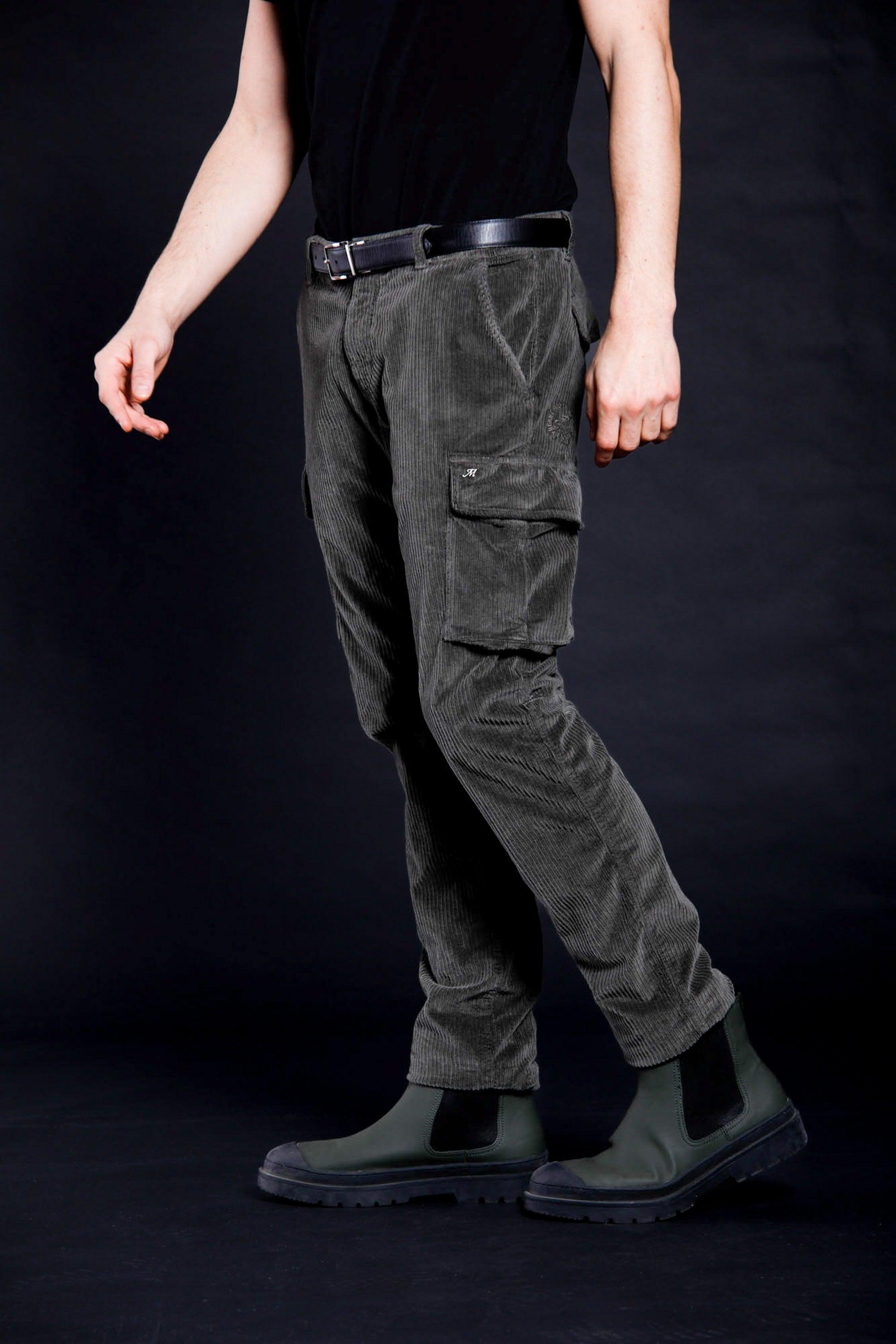 Chile man cargo pant in 500 striped velvet extra slim