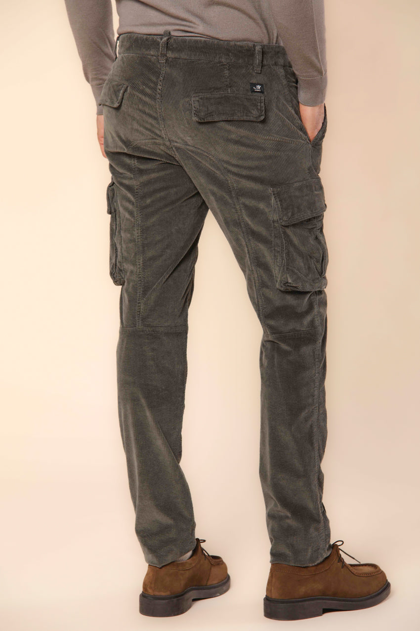 Chile man cargo pant in 500 striped velvet extra slim