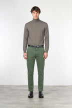 Chile men’s cargo pants in stretch gabardine, extra slim fit ①
