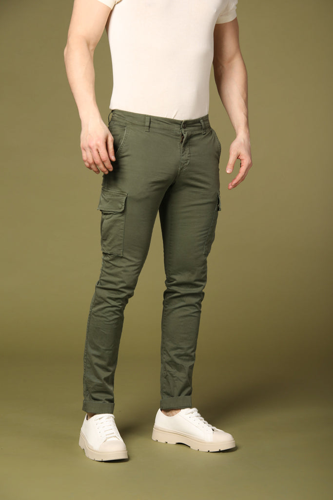 Image 2 de pantalon cargo pour homme modèle Chile en vert, coupe extra slim de Mason's
