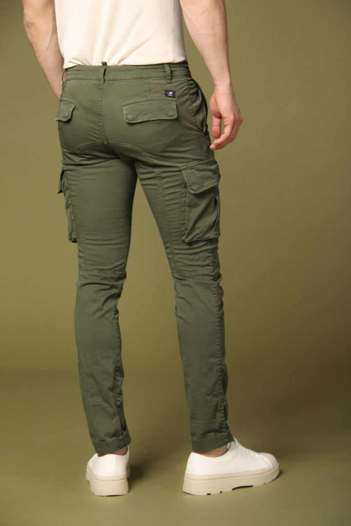 Image 5 de pantalon cargo pour homme modèle Chile en vert, coupe extra slim de Mason's