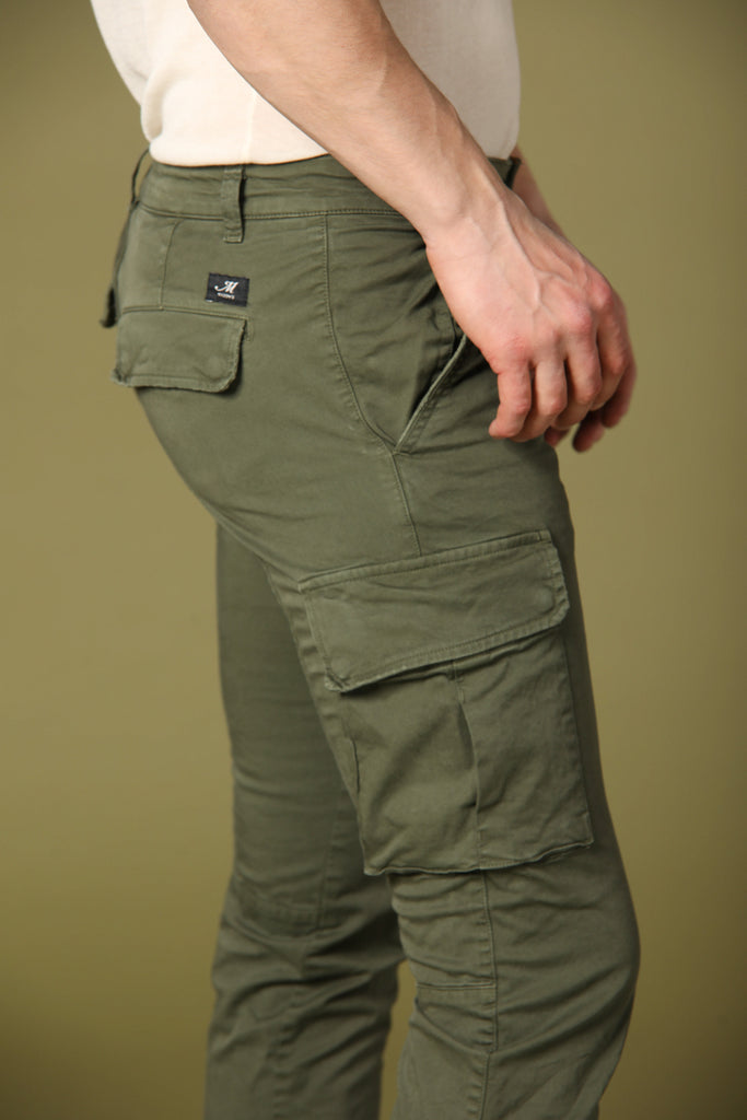 Image 3 de pantalon cargo pour homme modèle Chile en vert, coupe extra slim de Mason's