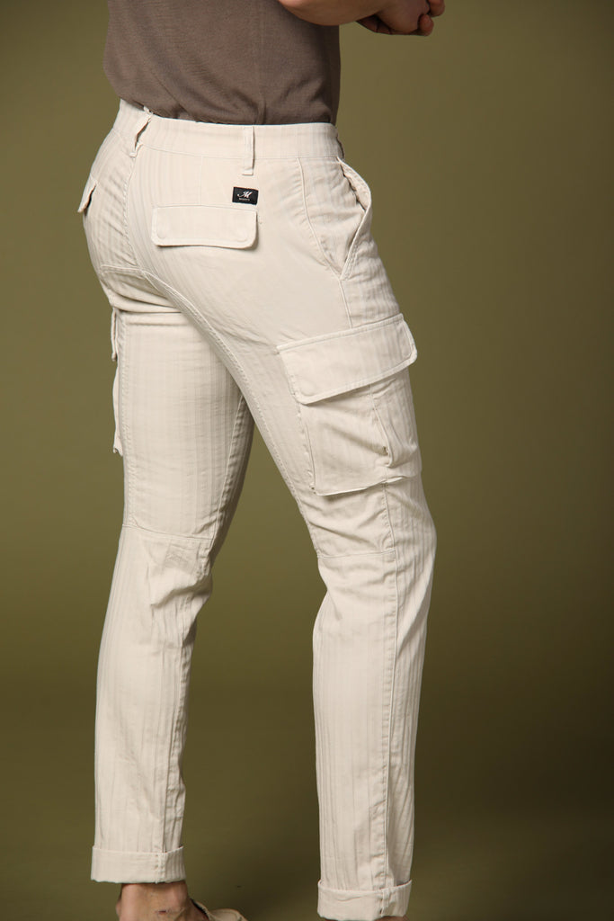 Image 6 de pantalon cargo pour homme modèle Chile en couleur stuc, coupe extra slim de Mason's
