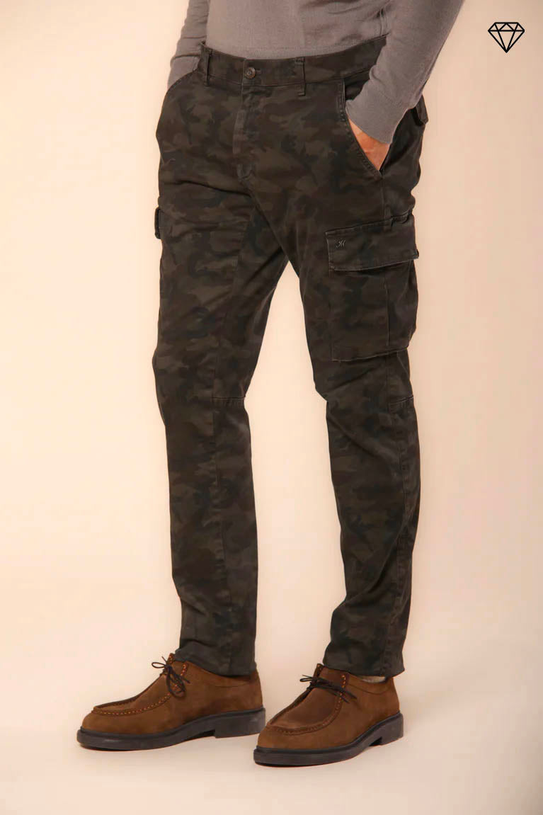 Chile Herren Cargohose aus Satin in Camouflage-Muster extra slim Fit ①