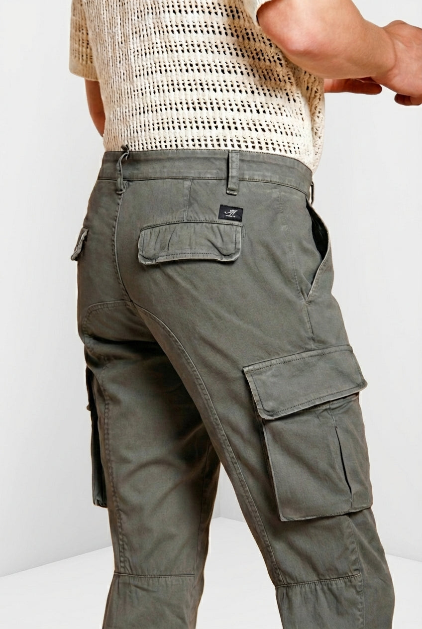 Chile Herren Cargo Hose aus Stretch-Satin extra slim fit ①