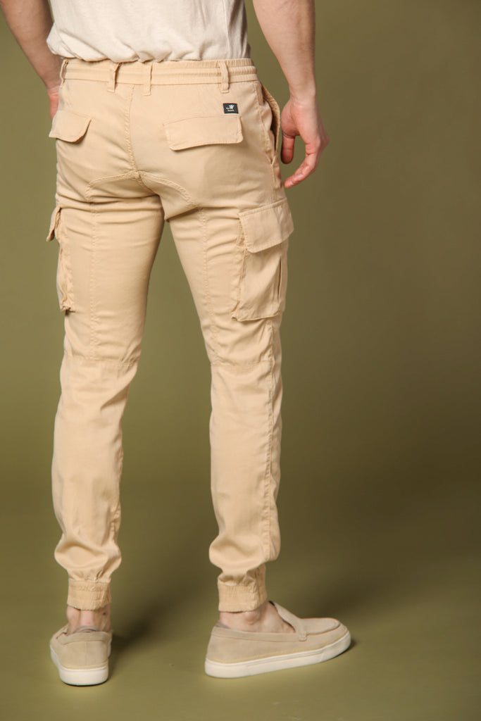 Image 5 de pantalon cargo pour homme modèle Chile Elax en kaki foncé, coupe extra slim de Mason's