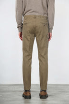 George Coolpocket pantalon cargo homme en gabardine carrot fit ①

