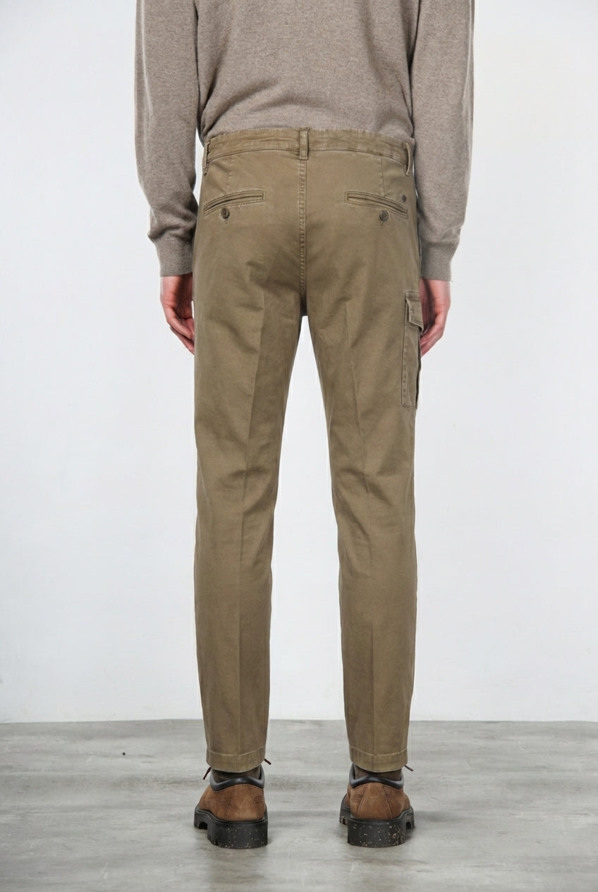 George Coolpocket pantalon cargo homme en gabardine carrot fit ①
