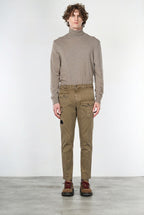 George Coolpocket pantalon cargo homme en gabardine carrot fit ①
