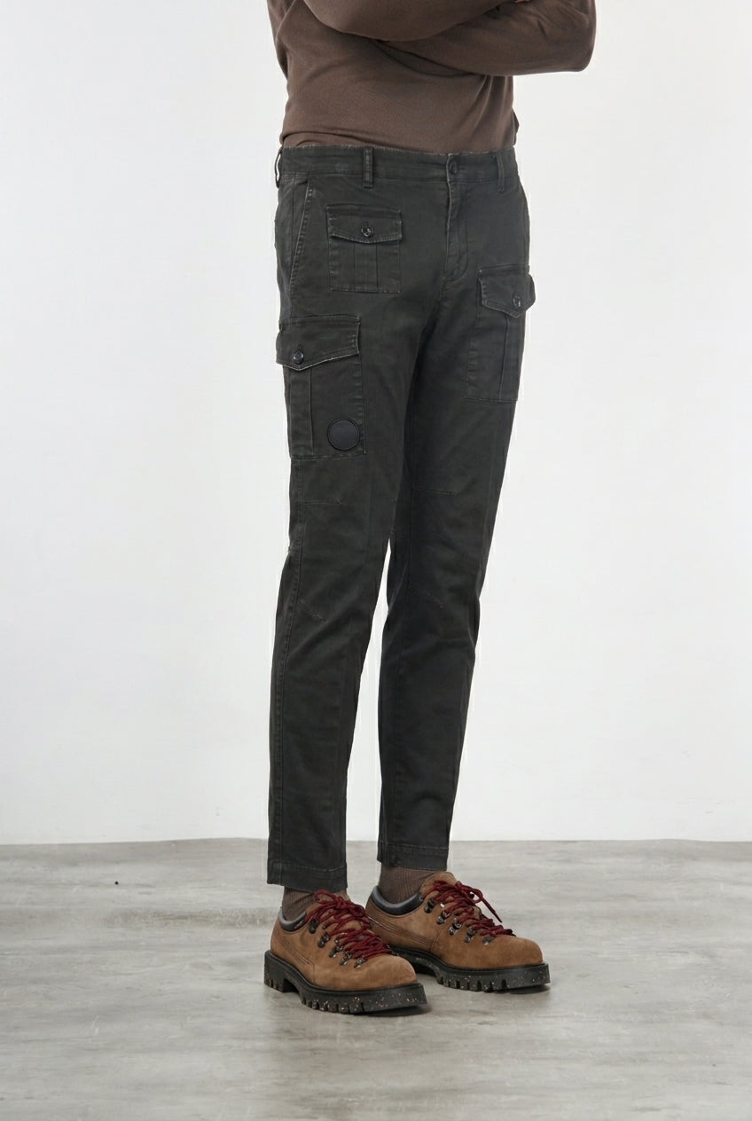 George Coolpocket pantalon cargo homme en gabardine carrot fit ①
