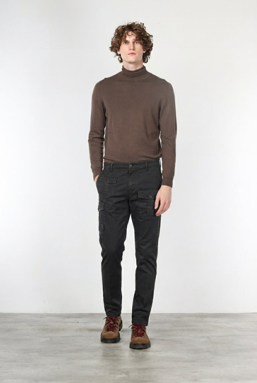 George Coolpocket pantalon cargo homme en gabardine carrot fit ①
