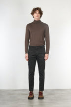 George Coolpocket Herren-Cargohose aus Gabardine mit carrot fit ①