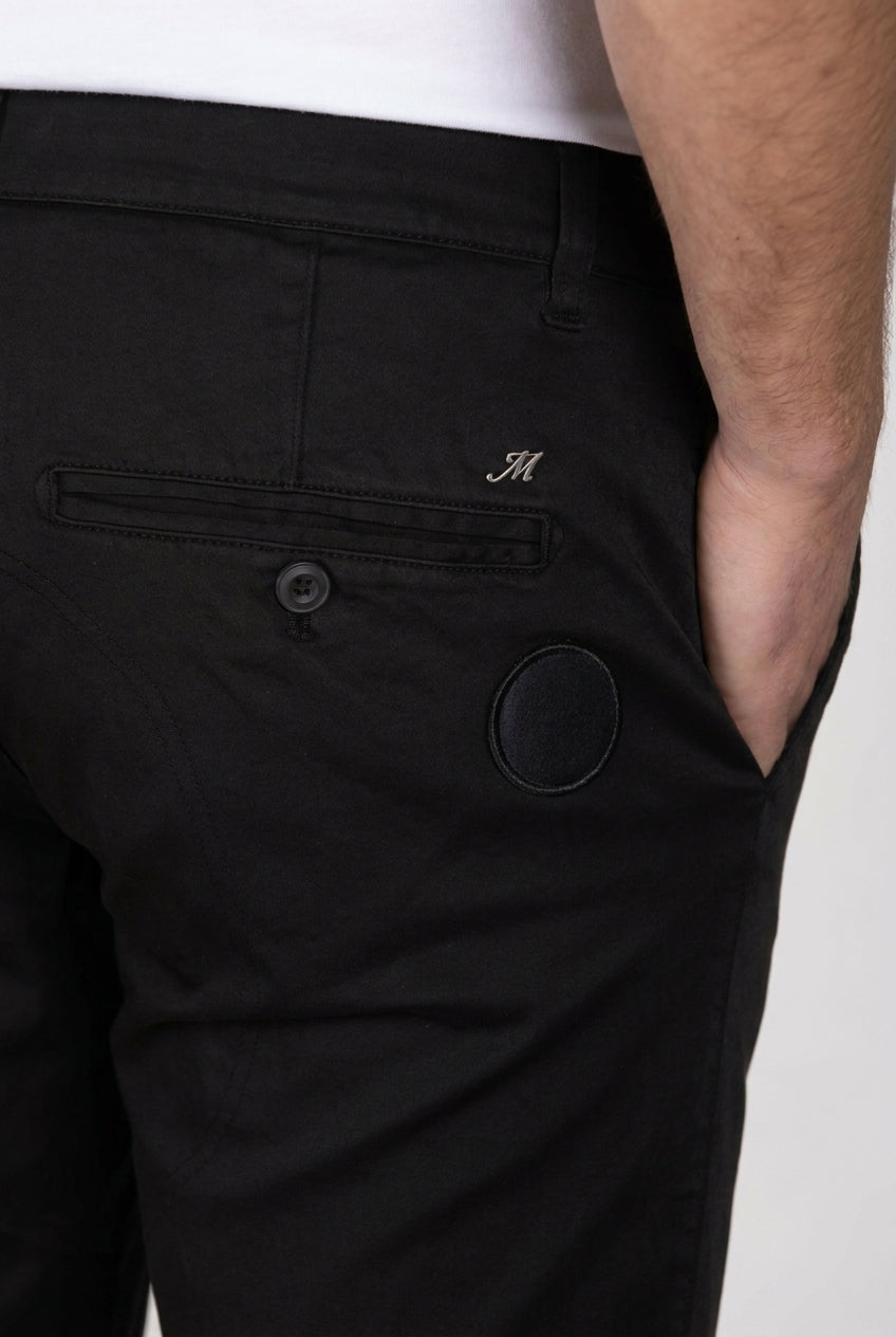 John Coolkhinos Hose Chino Herren aus Stretch-Satin Logo Edition carrot fit ①