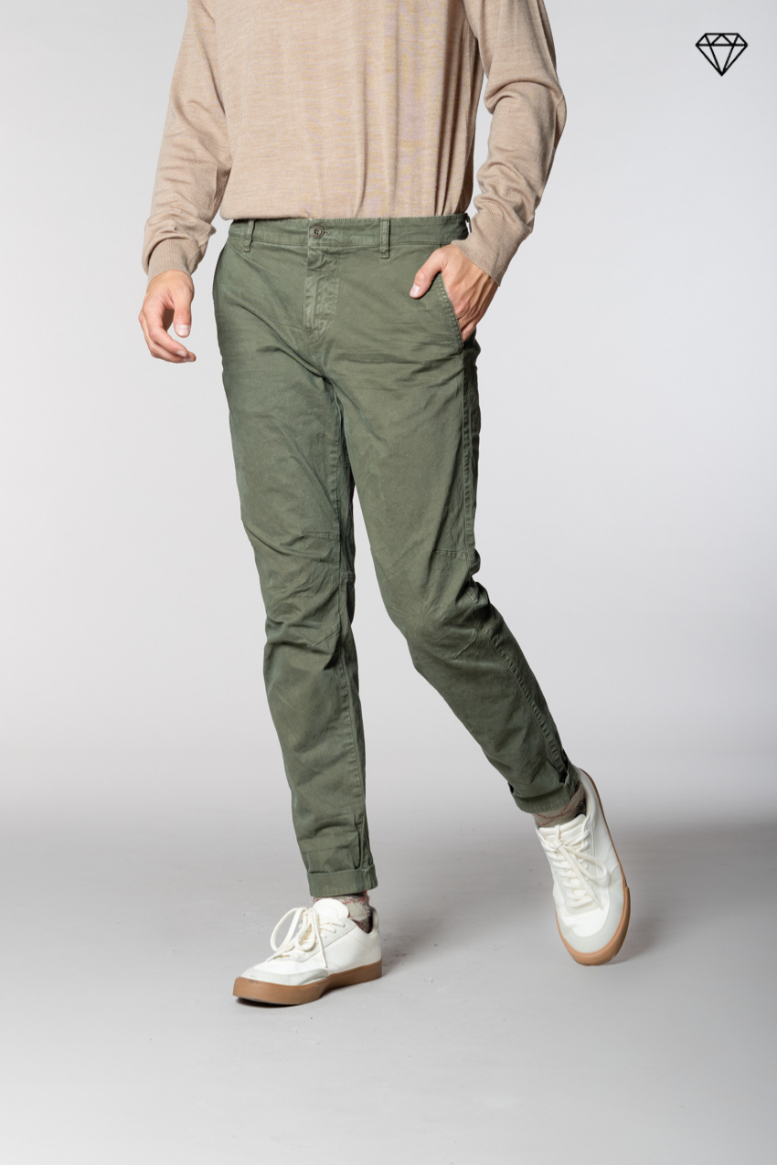 John Coolkhinos pantalon chino homme en gabardine logo edition carrot fit ①