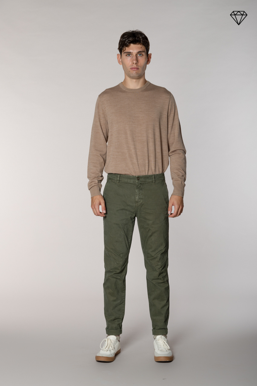 John Coolkhinos pantalon chino homme en gabardine logo edition carrot fit ①
