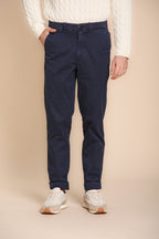 Chinos pantalone chino uomo in gabardina relaxed fit