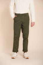 Chinos pantalone chino uomo in gabardina relaxed fit