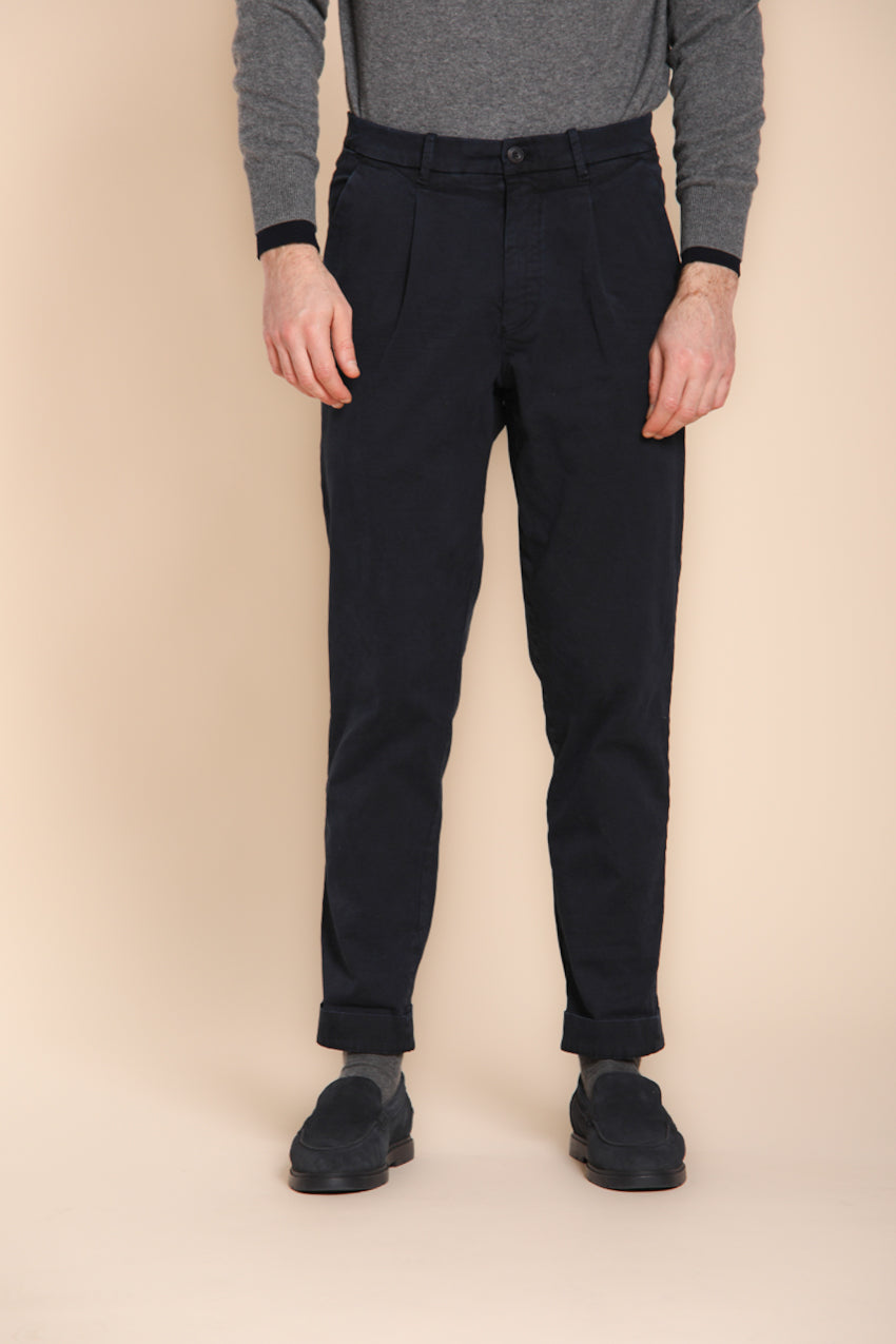 Pinces pantalone chino uomo in gabardina relaxed fit