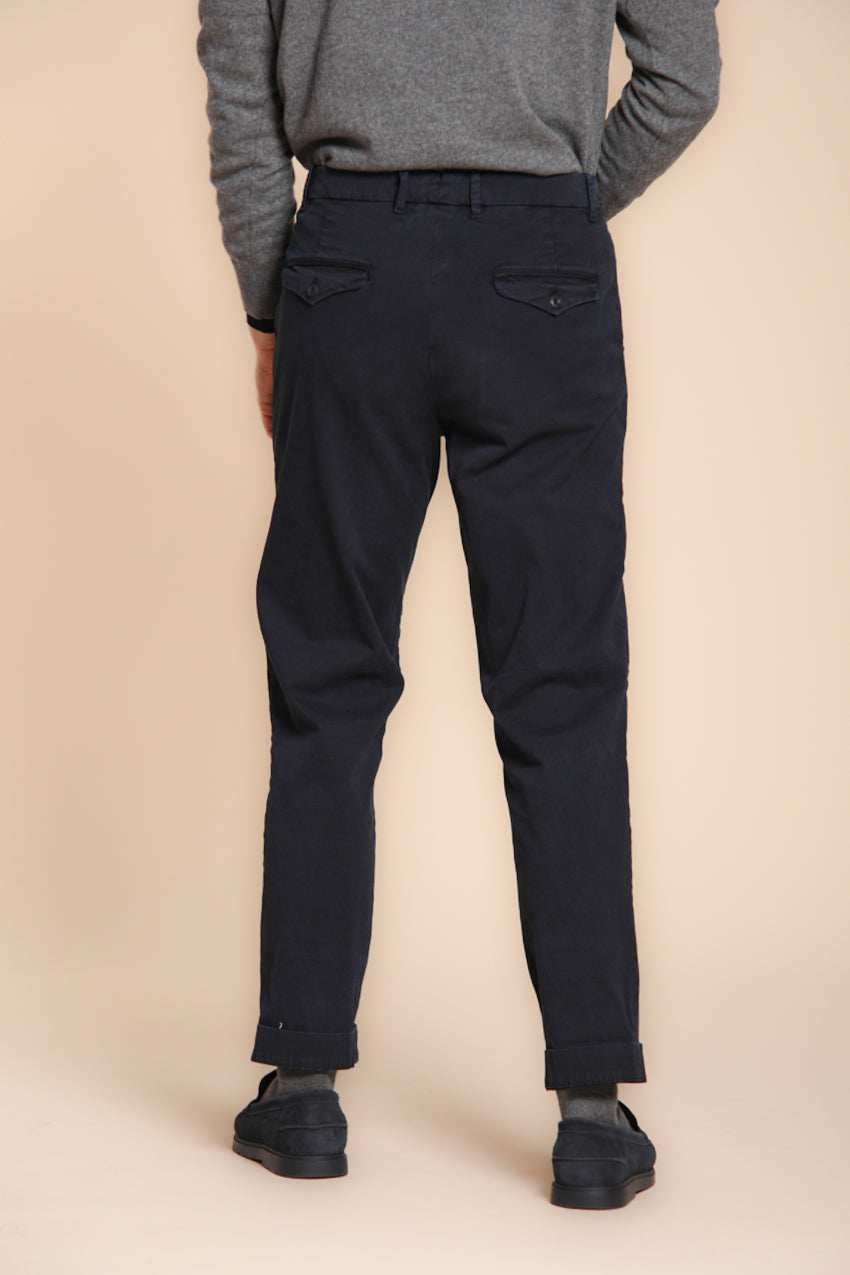 Pinces pantalone chino uomo in gabardina relaxed fit