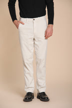 Chinos pantalone chino uomo in gabardina relaxed fit