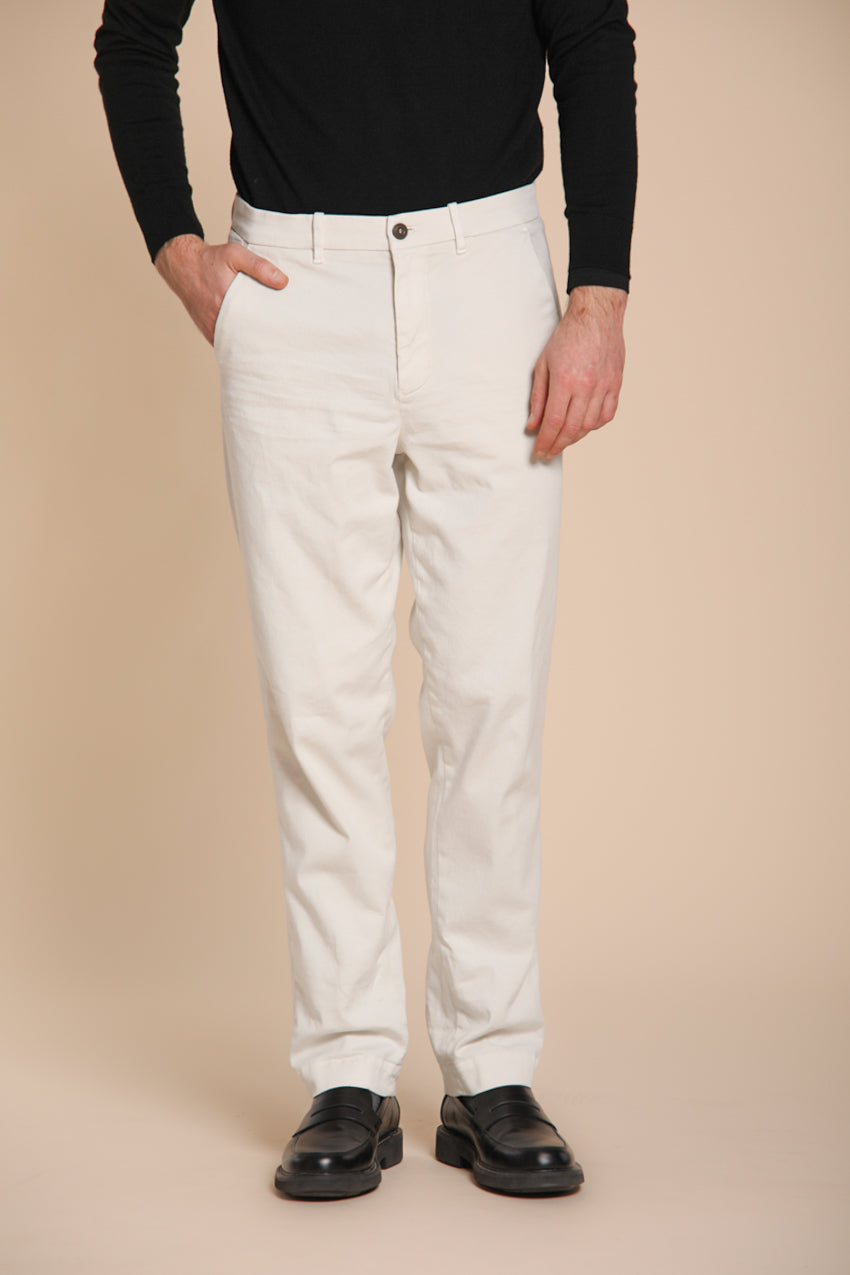 Chinos pantalone chino uomo in gabardina relaxed fit