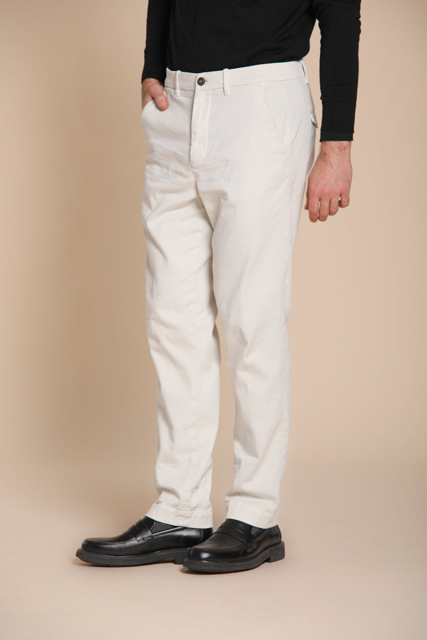 Chinos pantalone chino uomo in gabardina relaxed fit