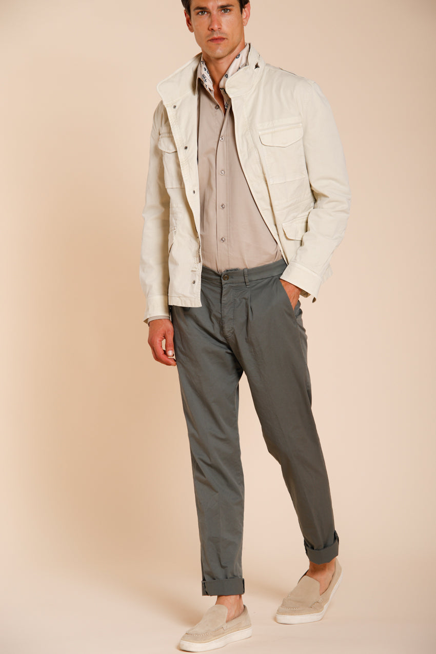 Pinces pantalone chino uomo in gabardina stretch relaxed fit