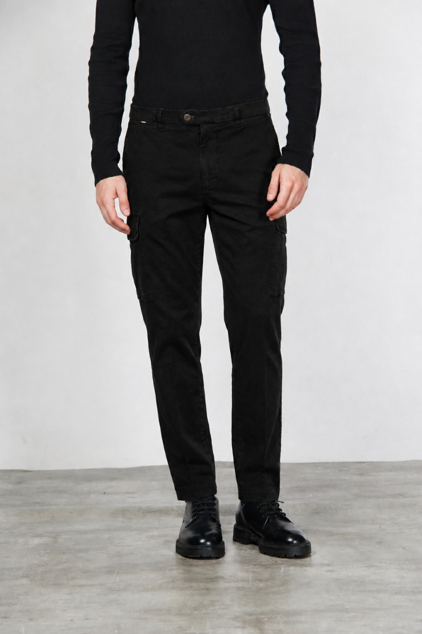 Chile men’s cargo pants in gabardine with carrot fit