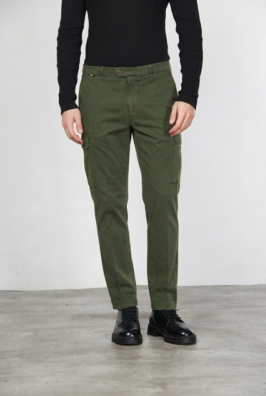 Chile Herren-Cargohose aus Gabardine mit carrot fit