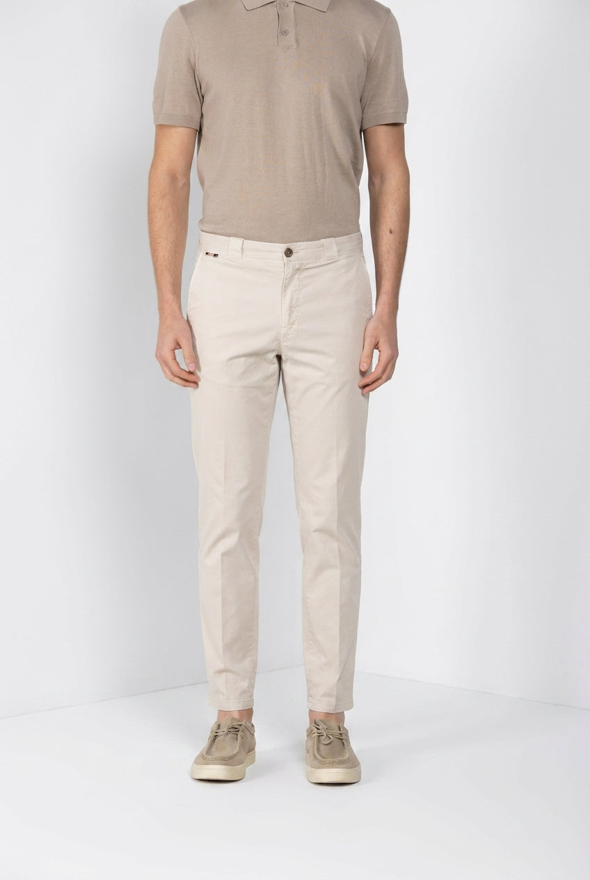 Madison M74 pantalon chino homme en twill léger stretch carrot fit