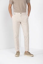 Madison M74 Hose Chino Herren aus leichtem Stretch Twill carrot fit