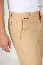 Madison M74 Hose Chino Herren aus leichtem Stretch-Twill carrot fit