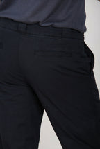 Madison M74 pantalon chino homme en twill léger stretch carrot fit