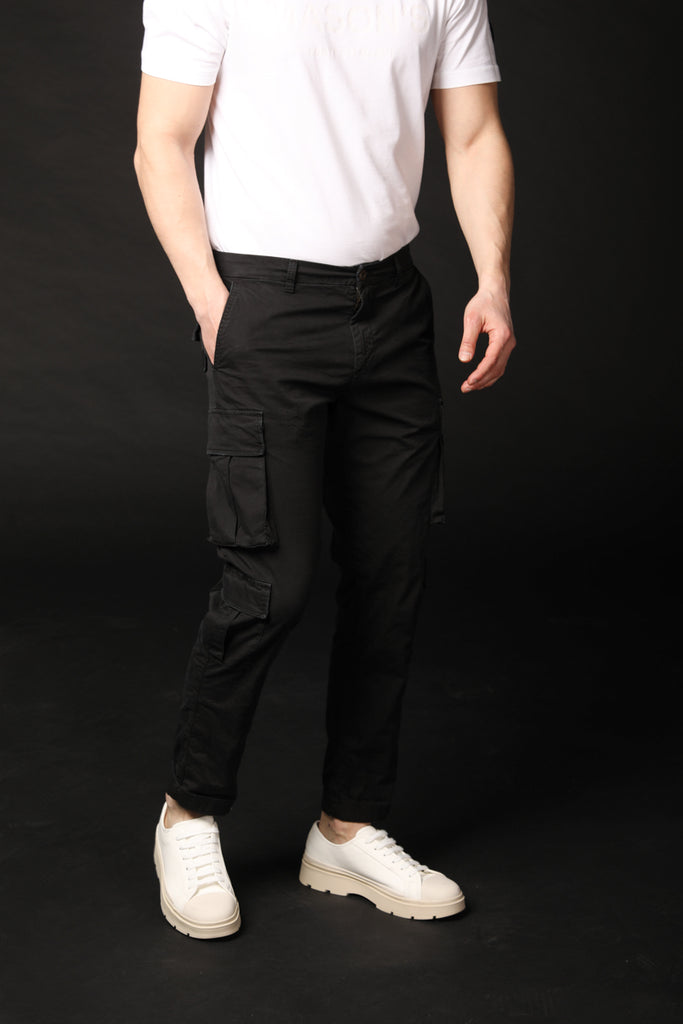 Image 2 de pantalon cargo pour homme modèle Bahamas en noir, coupe régulière de Mason's