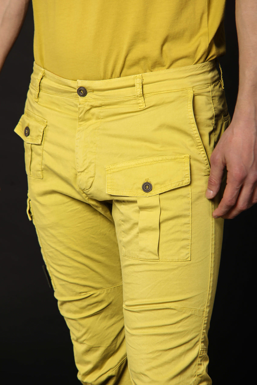 Image 3 de pantalon cargo pour homme modèle George Coolpocket en vert lime, coupe carotte de Mason's