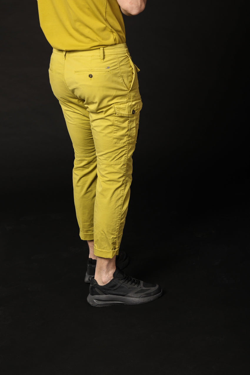 Image 5 de pantalon cargo pour homme modèle George Coolpocket en vert lime, coupe carotte de Mason's