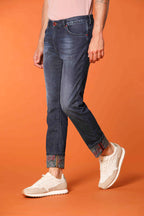 Harris 5-Pocket men's denim pants with floral print lining and slim fit