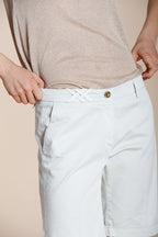 New York Bermuda Chino Damen aus Satin Stretch slim fit