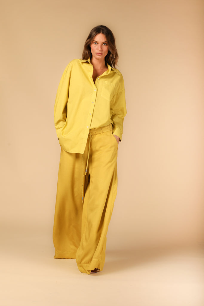 Image 2 de chemise femme modèle Lauren en jaune, coupe oversize de Mason's
