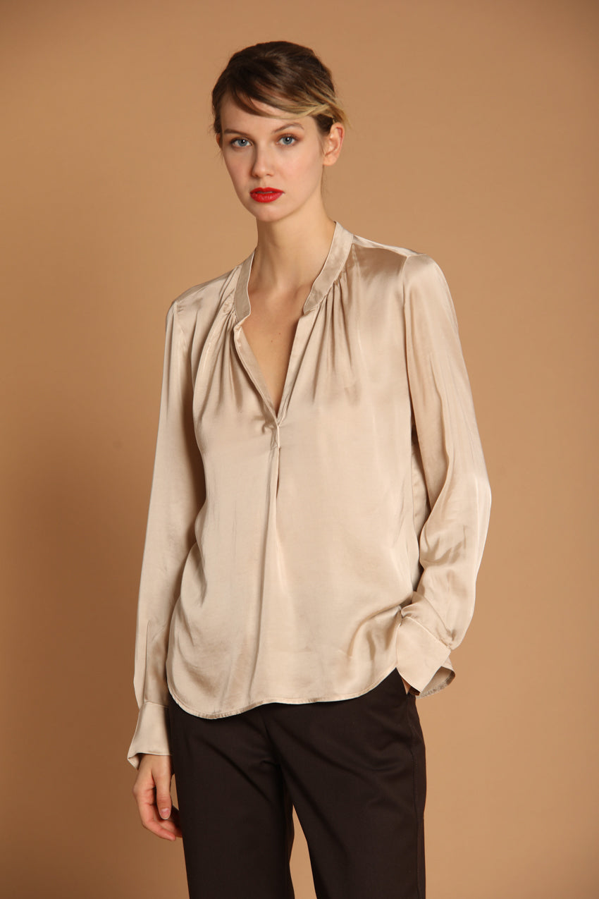 immagine 2 di camicia donna, modello Adele, in viscosa di colore ghiaccio di mason's