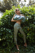 Jaqueline pantalone chino capri donna in raso cotone stretch con stampa foglie slim fit