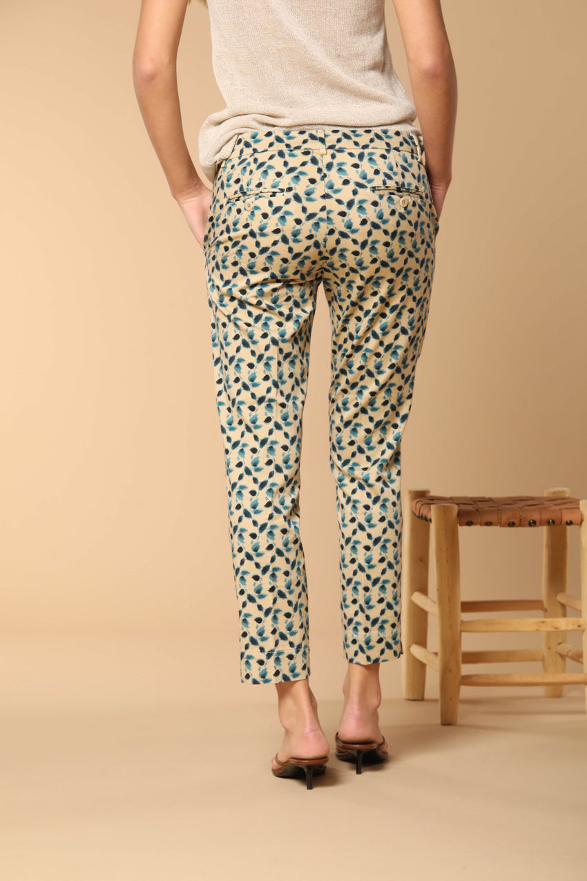 Jaqueline pantalone chino capri donna in raso cotone stretch con stampa foglie slim fit