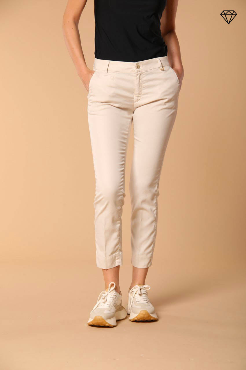 Immagine 1 pantalone chino donna in twill modello Jaqueline Curvie curvy fit