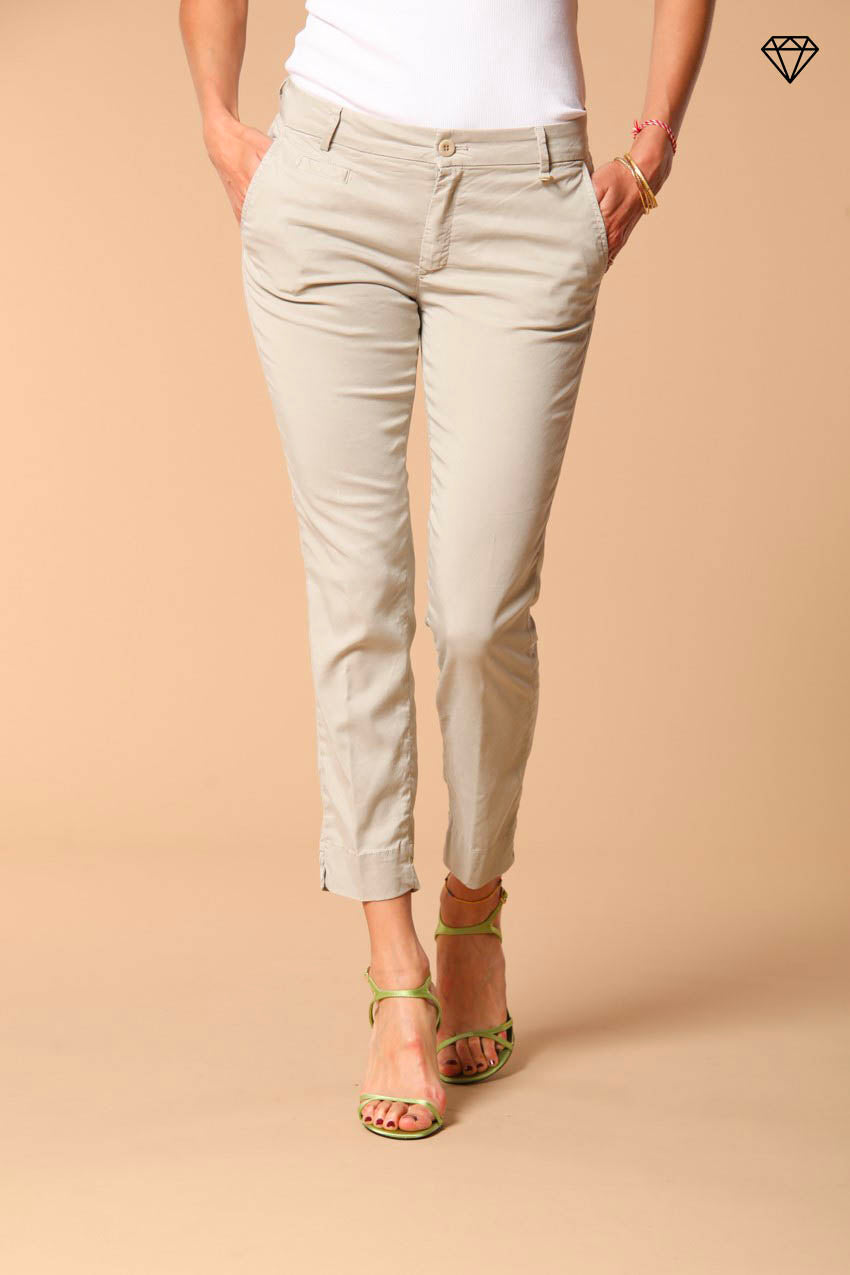 Immagine 1 di pantalone chino donna in twill modello Jaqueline Curvie curvy fit