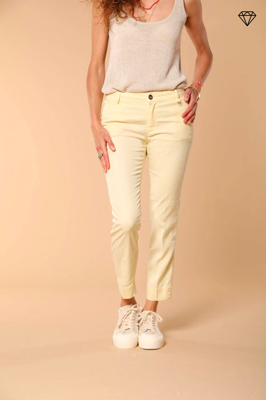 Immagine 1 di pantalone chino donna in twill modello Jaqueline Curvie curvy fit
