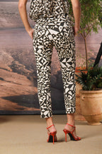 Jaqueline pantalone chino capri donna in gabardine con stampa geometrica slim fit